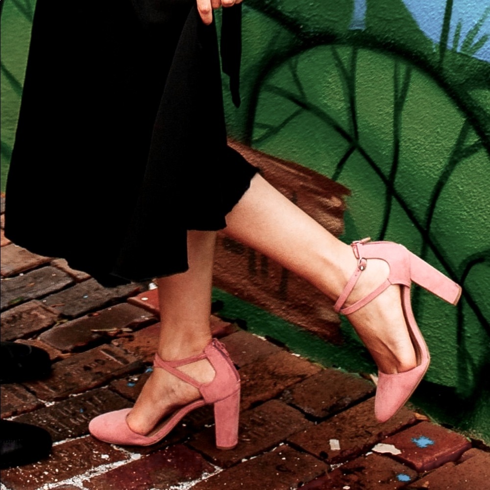 Christian Siriano - Kam Mauve suede pumps